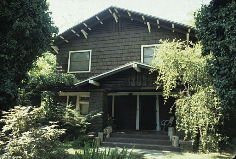 img-peralta-house.jpg